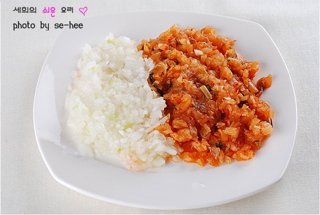 한입에 쏙쏙~치즈 김치 라이스볼