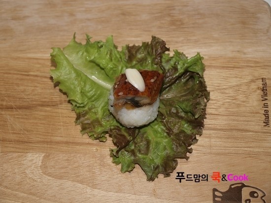 힘이 불끈 장어 쌈밥 도시락만들기