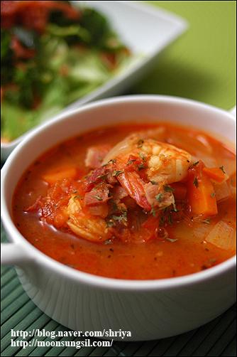 건강의 파수꾼 토마토드레싱샐러드와 토마토스프