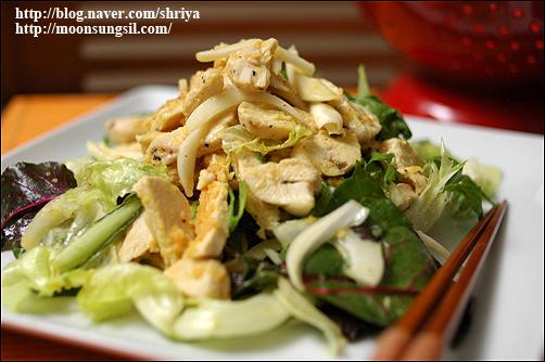 톡톡 쏘는 겨자 맛이 매력!~~겨자소스 치킨 샐러드