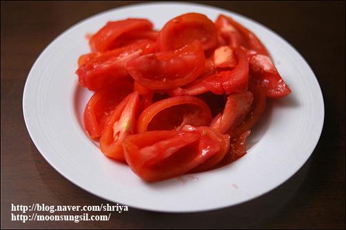 건강의 파수꾼 토마토드레싱샐러드와 토마토스프