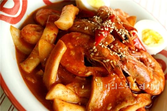 얼큰하고 구수한 해물떡찜