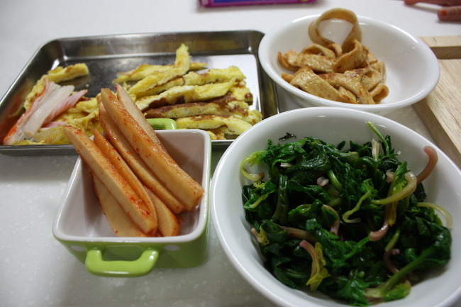 단무지 없는 ~~석박지 김밥과 시금치 된장국