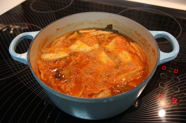 누구나 해도 맛있는~~~돼지고기 김치찌개.